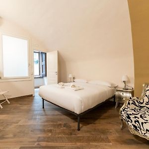 Plebiscito Rooms